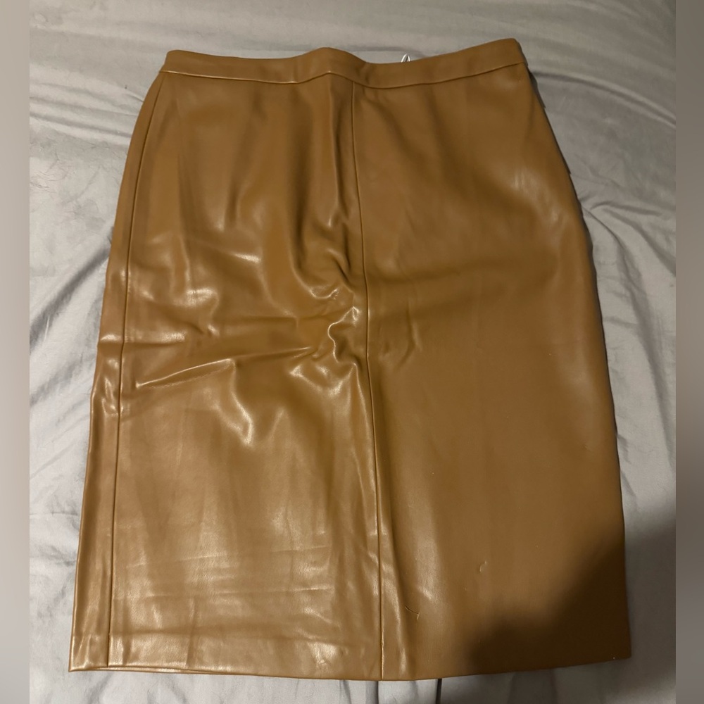 q2 leather effect skirt in camel